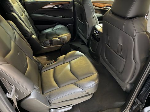 Used 2020 Cadillac Escalade ESV Premium Luxury AWD/4WD image 47