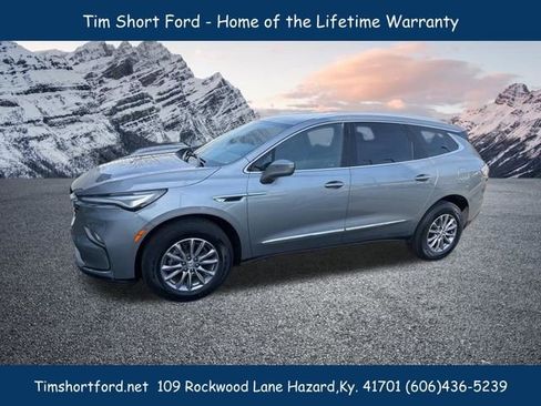 Used 2023 Buick Enclave Essence AWD/4WD image 3