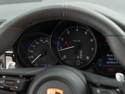 Certified 2025 Porsche Macan image 30