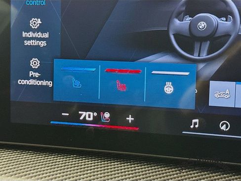 Used 2024 BMW XM AWD/4WD image 27