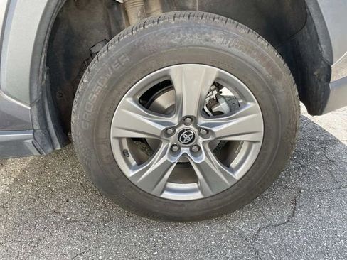 Used 2024 Toyota RAV4 XLE FWD image 8