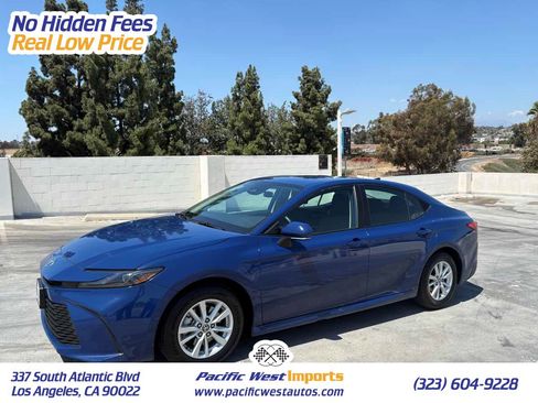 Used 2025 Toyota Camry LE FWD image 1