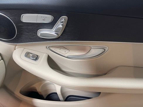 Used 2022 Mercedes-Benz GLC 300 4MATIC image 27