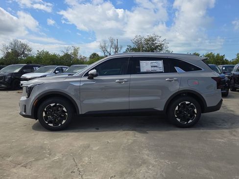 New 2026 Kia Sorento S FWD image 5