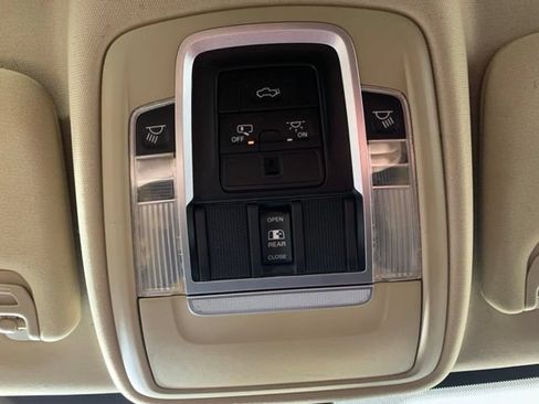 Used 2020 RAM 3500 Laramie AWD/4WD image 28