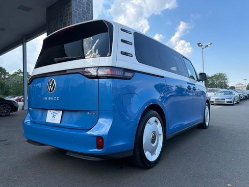 Used 2025 Volkswagen ID. Buzz 1st Edition AWD/4WD image 7