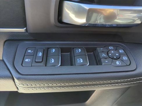 New 2026 RAM 2500 Laramie AWD/4WD image 18