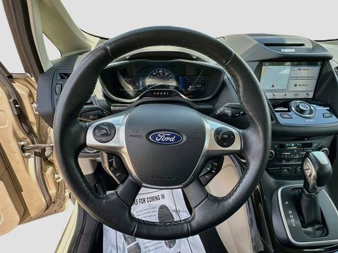 Used 2017 Ford C-MAX Titanium w/ Equipment Group 301A FWD image 11
