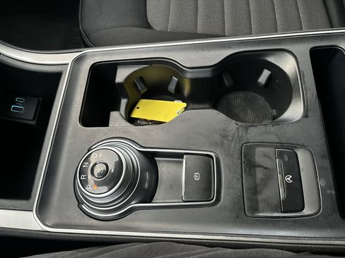 Used 2022 Ford Edge SE w/ Black Appearance Package image 24