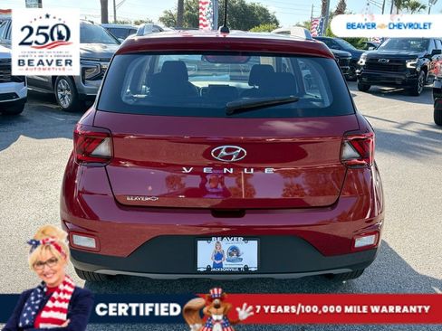 Used 2025 Hyundai Venue SEL FWD image 6