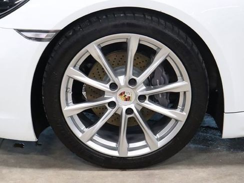 Used 2019 Porsche 718 Boxster RWD image 35