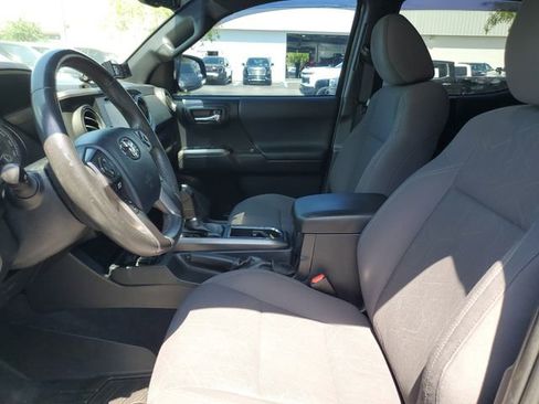 Used 2019 Toyota Tacoma TRD Off-Road AWD/4WD image 20