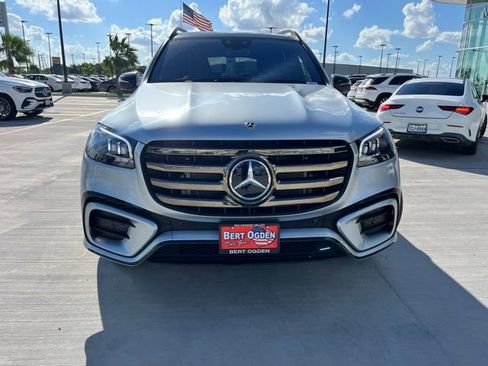 New 2026 Mercedes-Benz GLS 580 4MATIC image 2