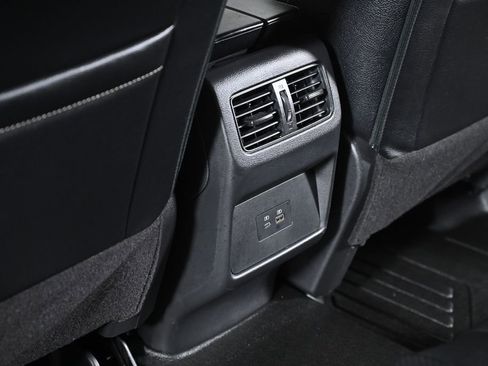 Certified 2023 Nissan Rogue SV image 29