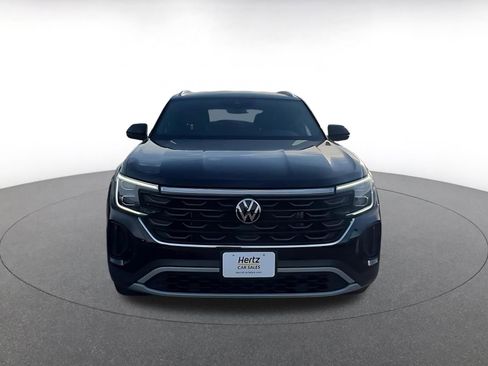 Used 2025 Volkswagen Atlas Cross Sport SE FWD image 4