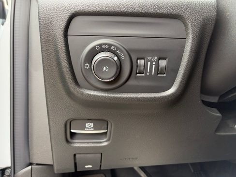 New 2025 Jeep Grand Cherokee L Limited w/ Trailer Tow Package image 23