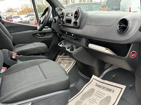 Used 2019 Mercedes-Benz Sprinter 170 image 10