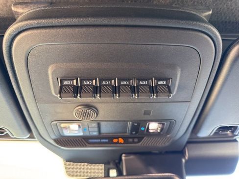 New 2025 Ford Bronco Badlands image 25