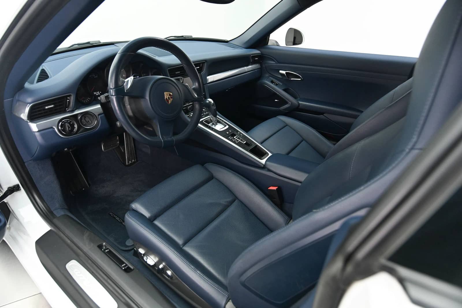 Used 2013 Porsche 911 Carrera 4S AWD/4WD image 15