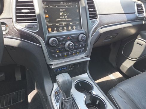Used 2017 Jeep Grand Cherokee Summit AWD/4WD image 32