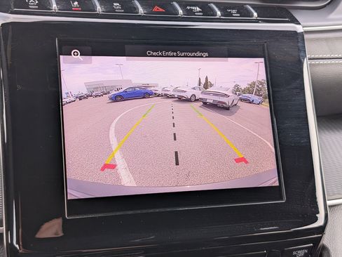 Used 2025 Jeep Grand Cherokee Laredo RWD image 18