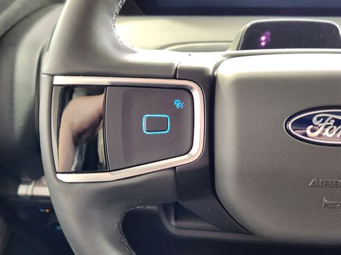 New 2025 Ford Expedition Active image 19