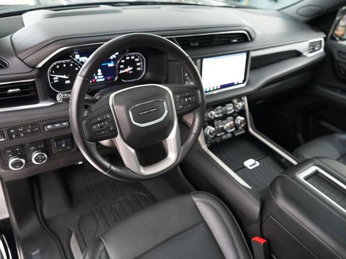 Used 2021 GMC Yukon XL Denali w/ Denali Ultimate Package AWD/4WD image 16