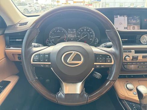 Used 2016 Lexus ES 350 w/ Luxury Package w/Wood Trim FWD image 13