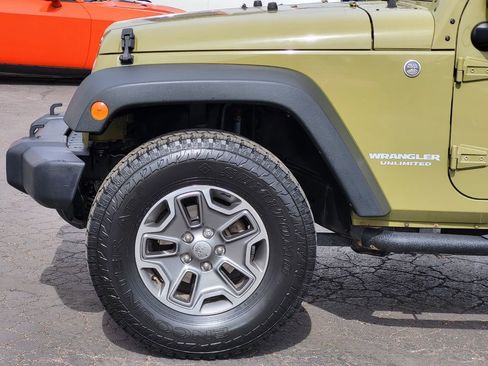 Used 2013 Jeep Wrangler Unlimited Rubicon w/ Connectivity Group AWD/4WD image 13