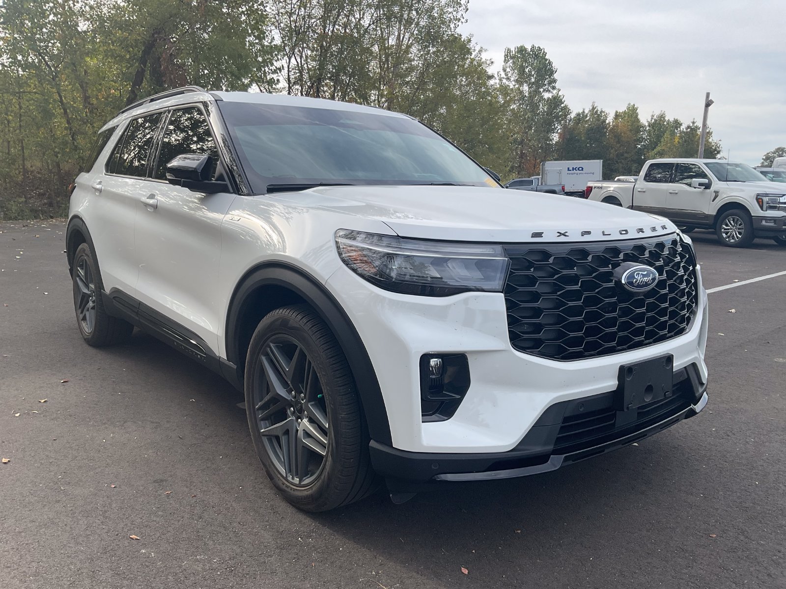 Used 2025 Ford Explorer ST-Line w/ Premium Package RWD image 1