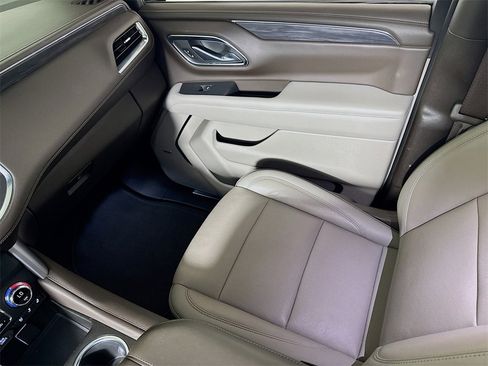 Used 2021 GMC Yukon XL SLT w/ SLT Premium Package image 23