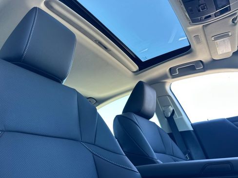 Certified 2025 Lexus ES 300h w/ Premium Package FWD image 13