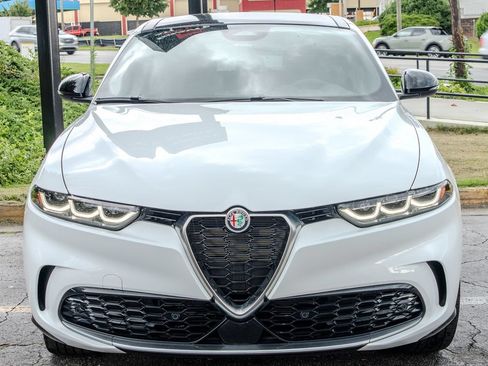 Used 2024 Alfa Romeo Tonale Ti w/ Premium Interior Package AWD/4WD image 2