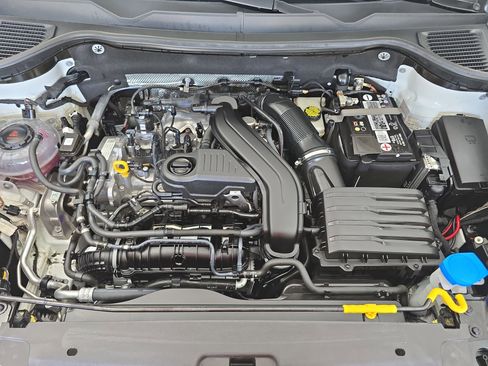 Certified 2023 Volkswagen Taos SE FWD image 29