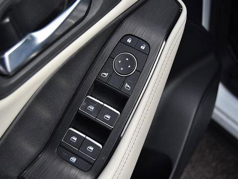 Certified 2024 Nissan Rogue SL image 9