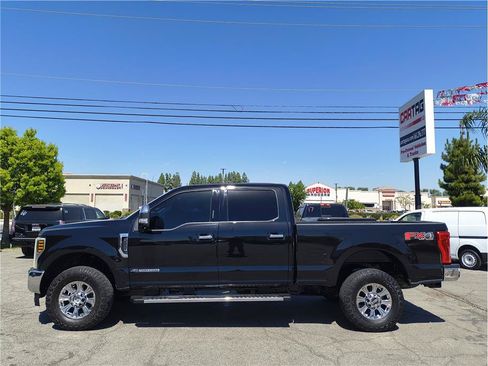 Used 2019 Ford F250 XLT w/ XLT Premium Package AWD/4WD image 17