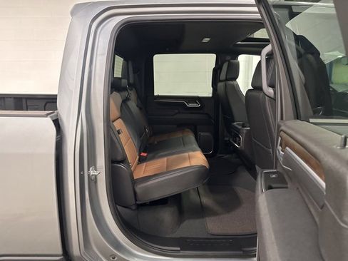 Used 2025 Chevrolet Silverado 3500 High Country w/ High Country Premium Package image 16