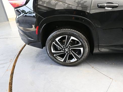 Used 2025 Buick Enclave Sport Touring w/ Power Package AWD/4WD image 26
