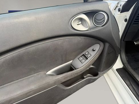 Used 2014 Nissan 370Z Touring w/ Sport Package RWD image 13