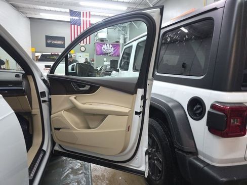 Used 2018 Audi Q7 3.0T Prestige image 19