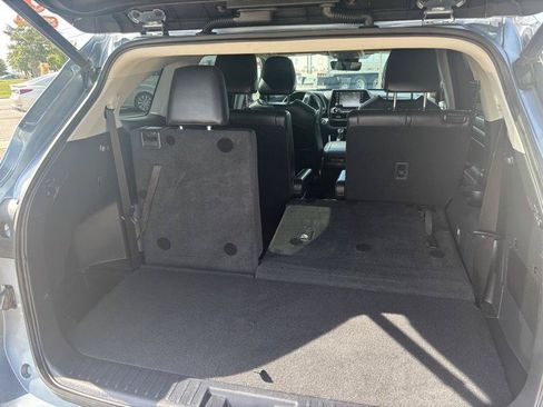 Used 2021 Toyota Highlander XLE FWD image 15
