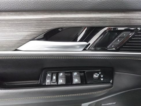 Used 2024 Jeep Wagoneer Series II image 9