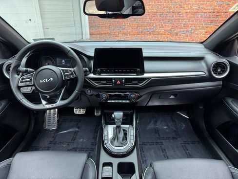 Used 2024 Kia Forte GT-Line w/ GT-Line Premium Package image 12