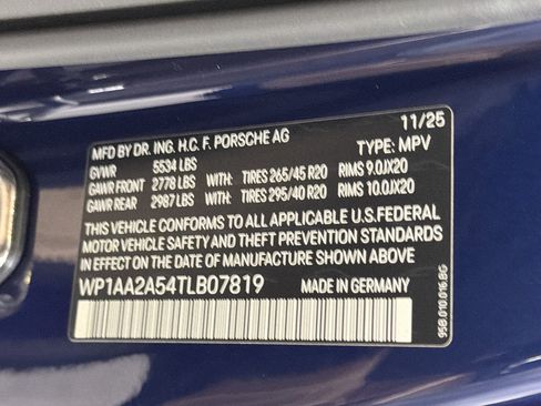 Certified 2026 Porsche Macan AWD/4WD image 43