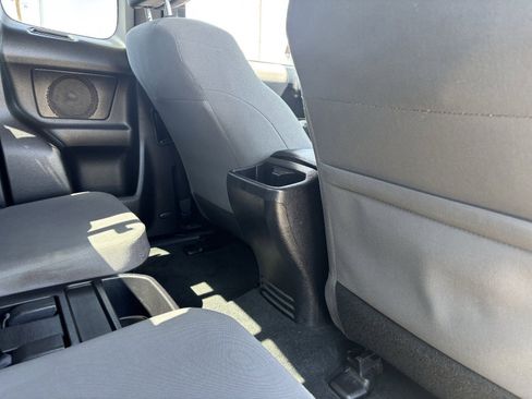 Used 2016 Toyota Tacoma SR5 w/ Towing Package RWD image 14