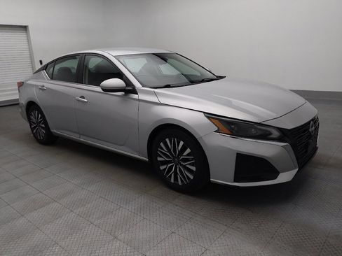 Used 2023 Nissan Altima 2.5 SV image 11