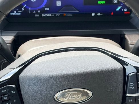 Certified 2022 Ford Explorer Platinum w/ Technology Package AWD/4WD image 24