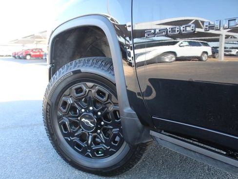 Used 2024 Chevrolet Silverado 2500 LTZ w/ LTZ Plus Package AWD/4WD image 12