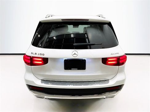 Certified 2025 Mercedes-Benz GLB 250 4MATIC image 6