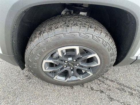 New 2026 Chevrolet Equinox ACTIV w/ Convenience Package III image 9